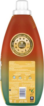 ⁦Comfort Concentrate Fabric Softener, Lily Musk & Caramel, 9x fragrance*, 1.4 L⁩ - الصورة ⁦3⁩