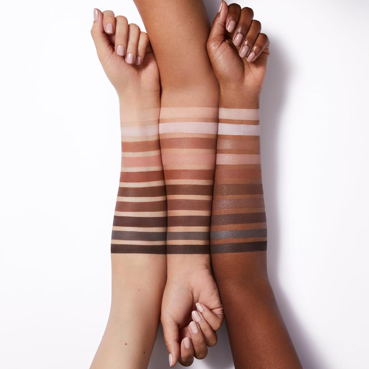 ⁦e.l.f. Perfect 10 Eyeshadow Palette, Ten Ultra-pigmented Nude, Matte Shades, Blendable Formula, Vegan & Cruelty-free, Nude Mood (Packaging May Vary)⁩ - الصورة ⁦3⁩