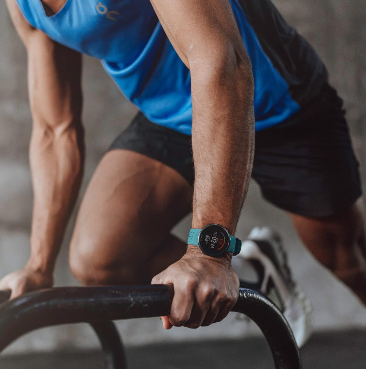 ⁦Polar Pacer Pro Advanced Ultra-Light GPS Fitness Tracker Smartwatch for Runners with Training Program & Recovery Tools; S-L, for Men or Women, Champagne Gold⁩ - الصورة ⁦6⁩