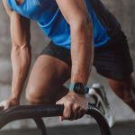 ⁦Polar Pacer Pro Advanced Ultra-Light GPS Fitness Tracker Smartwatch for Runners with Training Program & Recovery Tools; S-L, for Men or Women, Champagne Gold⁩ - الصورة ⁦6⁩