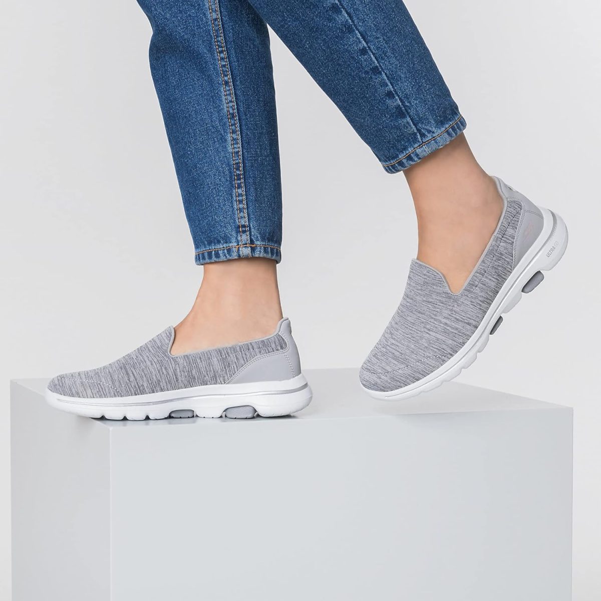 ⁦SKECHERS GO WALK 5-HONOR Womens Shoes⁩ - الصورة ⁦2⁩