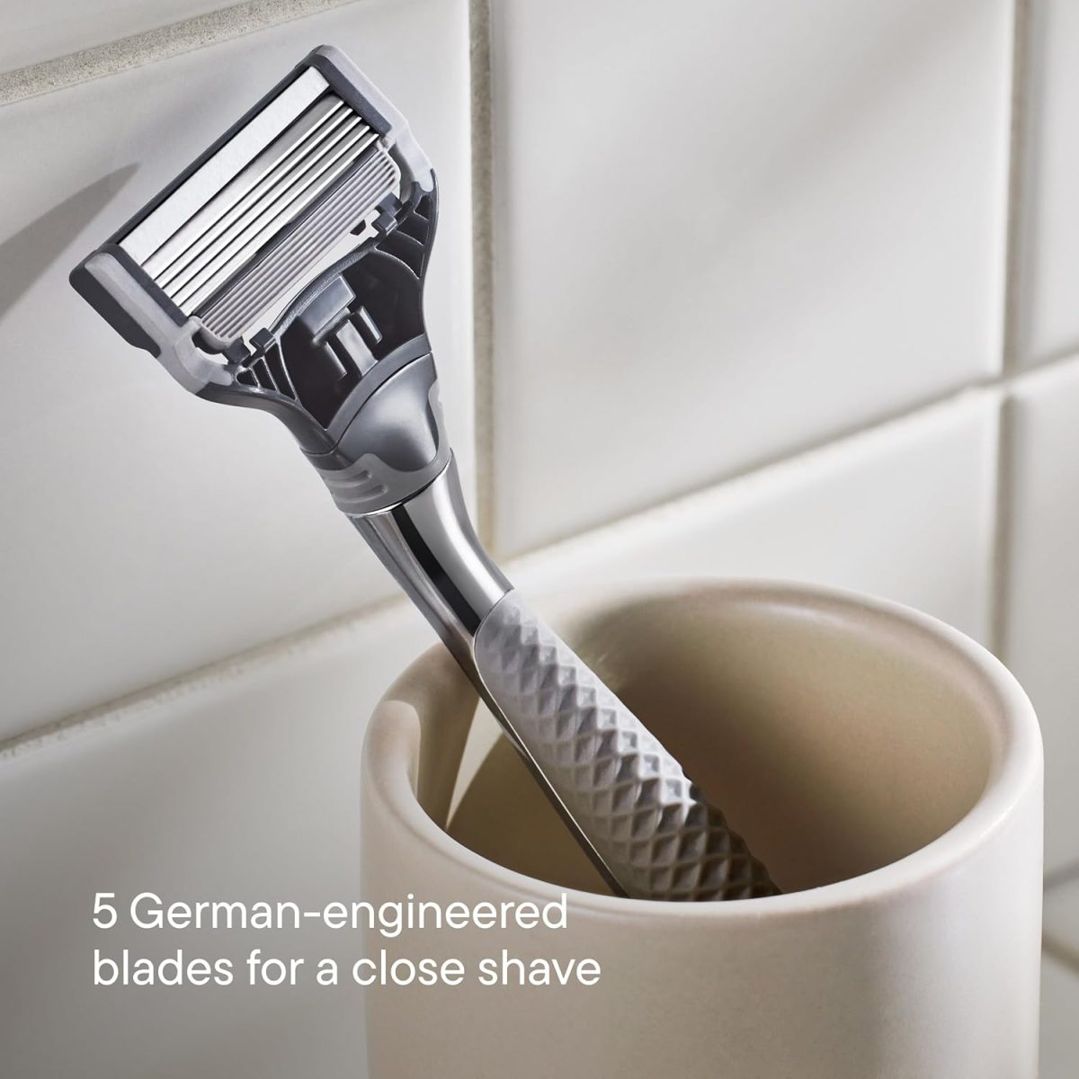 ⁦Harry's Shaving Kit for Men - Razor Handle and 3 Razor Blade Refill Cartridges - Chrome Edition⁩ - الصورة ⁦5⁩