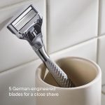 ⁦Harry's Shaving Kit for Men - Razor Handle and 3 Razor Blade Refill Cartridges - Chrome Edition⁩ - الصورة ⁦5⁩