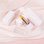 ⁦AUEAR, 50 Pack White Kraft Paper Lipstick Boxes Empty Lip Gross Box 3.35'x1.1'x1.1' Rectangle Lip Balm Boxes Perfume Essence Oil Packaging Cases for DIY Lip Gloss Gift Packing⁩ - الصورة ⁦4⁩