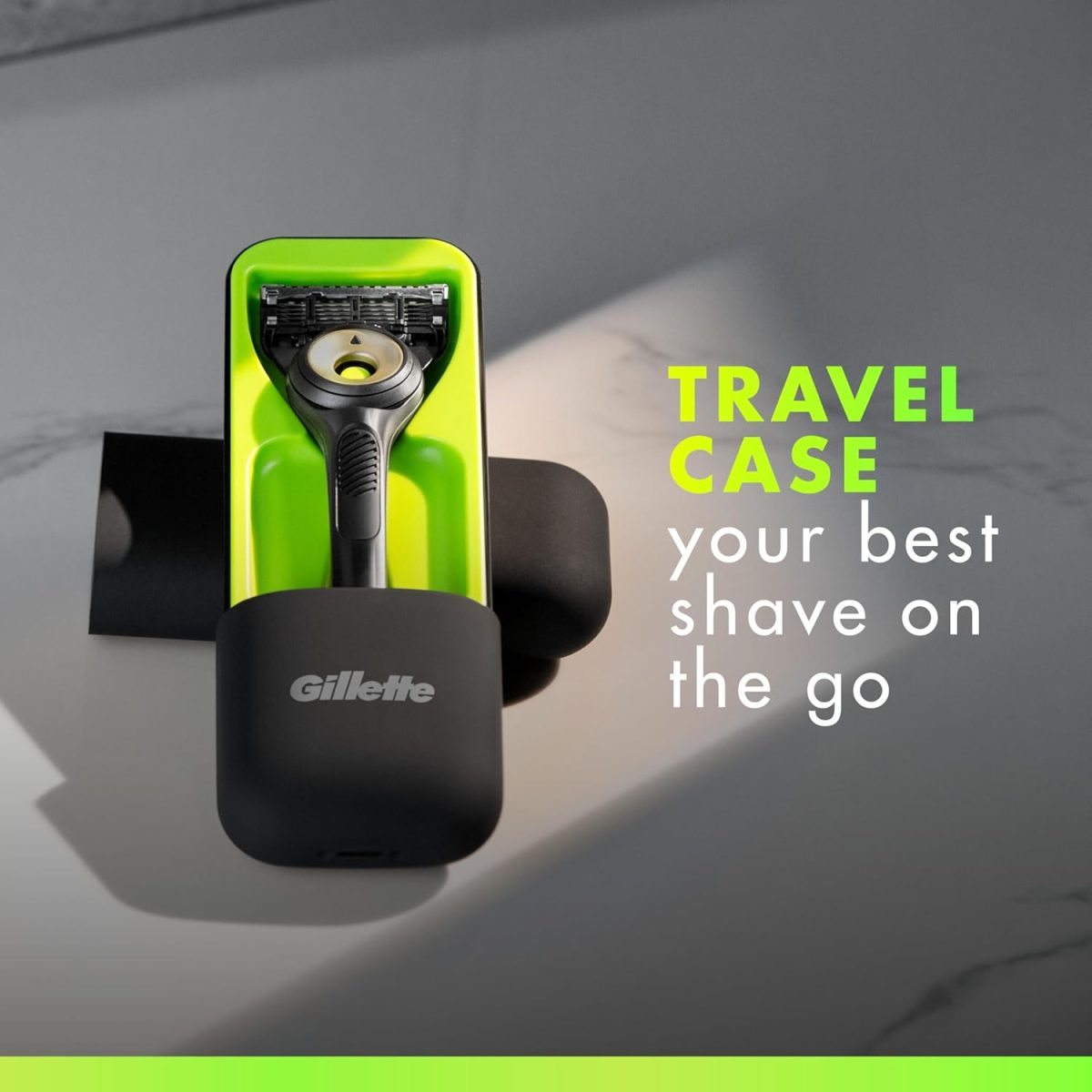 ⁦GilletteLabs With Exfoliating Bar Shaving Razor For Men, 1 Handle, 3 Blade Refills, Includes Travel Case for Convenient Storage On The Go⁩ - الصورة ⁦4⁩