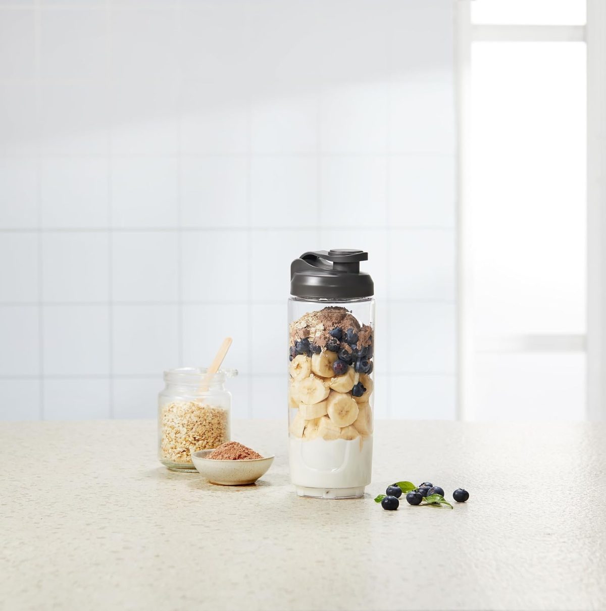 ⁦MOULINEX Personal Blender|Mix & Move Mini | 2 To-Go Bottles in Premium Tritan|SpaceSaving Compact Design|Easy-Cleaning Removable Blades|300 W| SingleButton Control|White|2 Years warranty LM15F127⁩ - الصورة ⁦3⁩