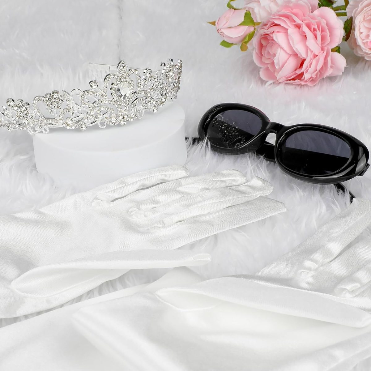 ⁦BTHRORO Princess Costume Accessory Set Women Girls Tiara Crown Crystal with Comb Sunglasses White Long Gloves Princess Diaries Costume for Carnival Wedding Prom Birthday Party⁩ - الصورة ⁦4⁩