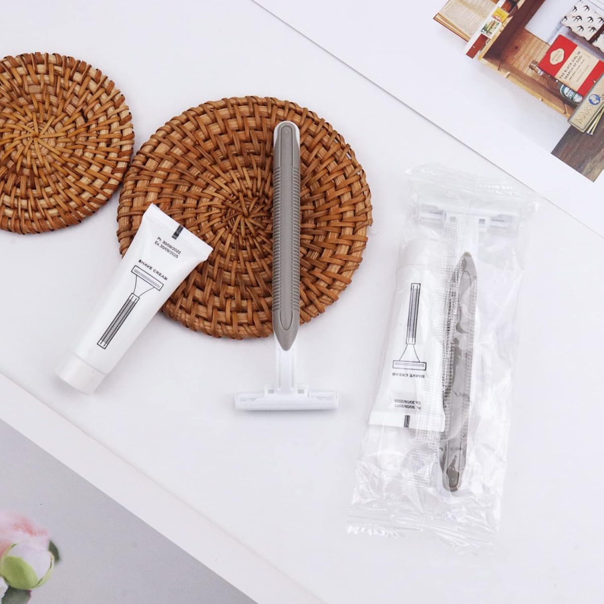 ⁦Disposable Razors in Bulk Pack of 30,Gray Bulk Razors Disposable Individually Wrapped Twin Blade Disposable Shaving Razors with Shaving Cream and Clear Cap Set for Homeless,Hotel,Charity,Travel⁩ - الصورة ⁦6⁩