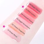 ⁦COLORGRAM FRUITY GLASS GLOSS 03 GIGGLE STRAWBERRY | Non-Sticky Glossy Lip Tint with Glass-Like Shine | Long-Lasting Hydrating Lip Gloss for Smooth & Plump Lips⁩ - الصورة ⁦5⁩