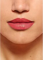 ⁦L'Oreal Paris Matte Lip Crayon Lipstick, 108 Hot Apricot, 20g⁩ - الصورة ⁦4⁩