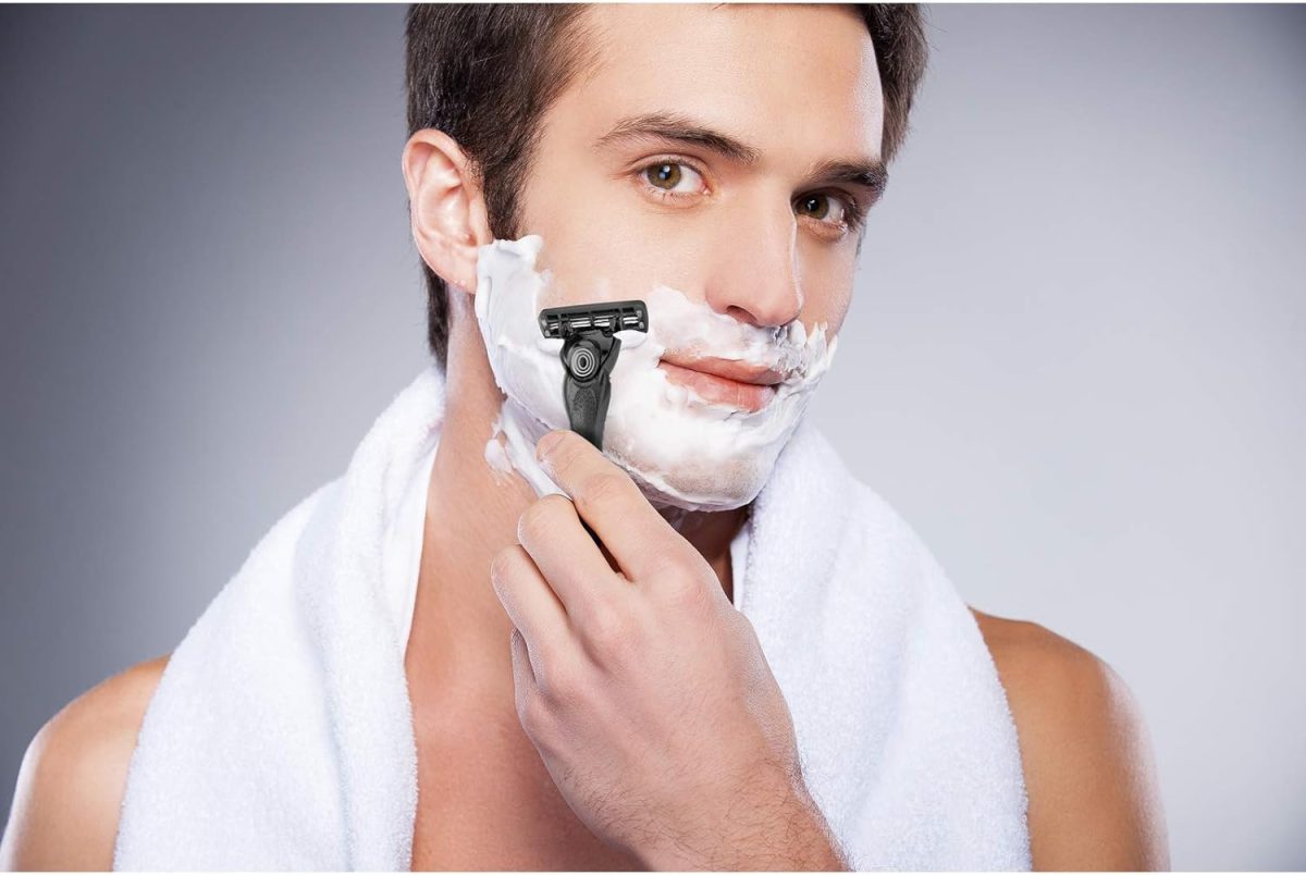 ⁦BIC Flex 3 Hybrid Shaver for Men with 5 Refill Blades, Triple-Blade Razor with Pivoting Head & Aloe Vera Strip for Smooth, Precise Shaving⁩ - الصورة ⁦2⁩