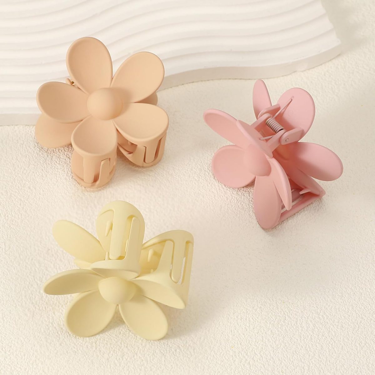 ⁦Large Hair Claw Clips Set, 12 Pack, Flower Design, Matte Plastic, 4 Colours, Strong Hold for Thick Hair (deep colour)⁩ - الصورة ⁦4⁩