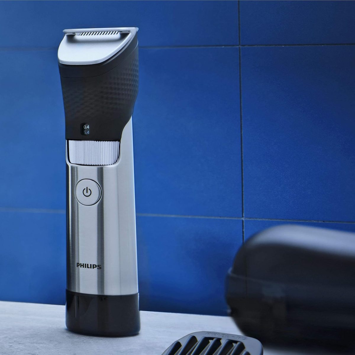⁦Philips Series 9000 beard trimmer with SteelPrecision technology including beard comb attachment and travel case (model BT9810/15)⁩ - الصورة ⁦9⁩