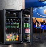 ⁦Avcbno Wine cooler Beverage Cooler Refrigerator - 95L Capacity Freestanding And Built-in With Glass Door Drink Fridge For Kitchen Bar Office⁩ - الصورة ⁦4⁩