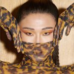 ⁦Huda Beauty Brown Obsessions Eyeshadow Palette - Toffee⁩ - الصورة ⁦3⁩