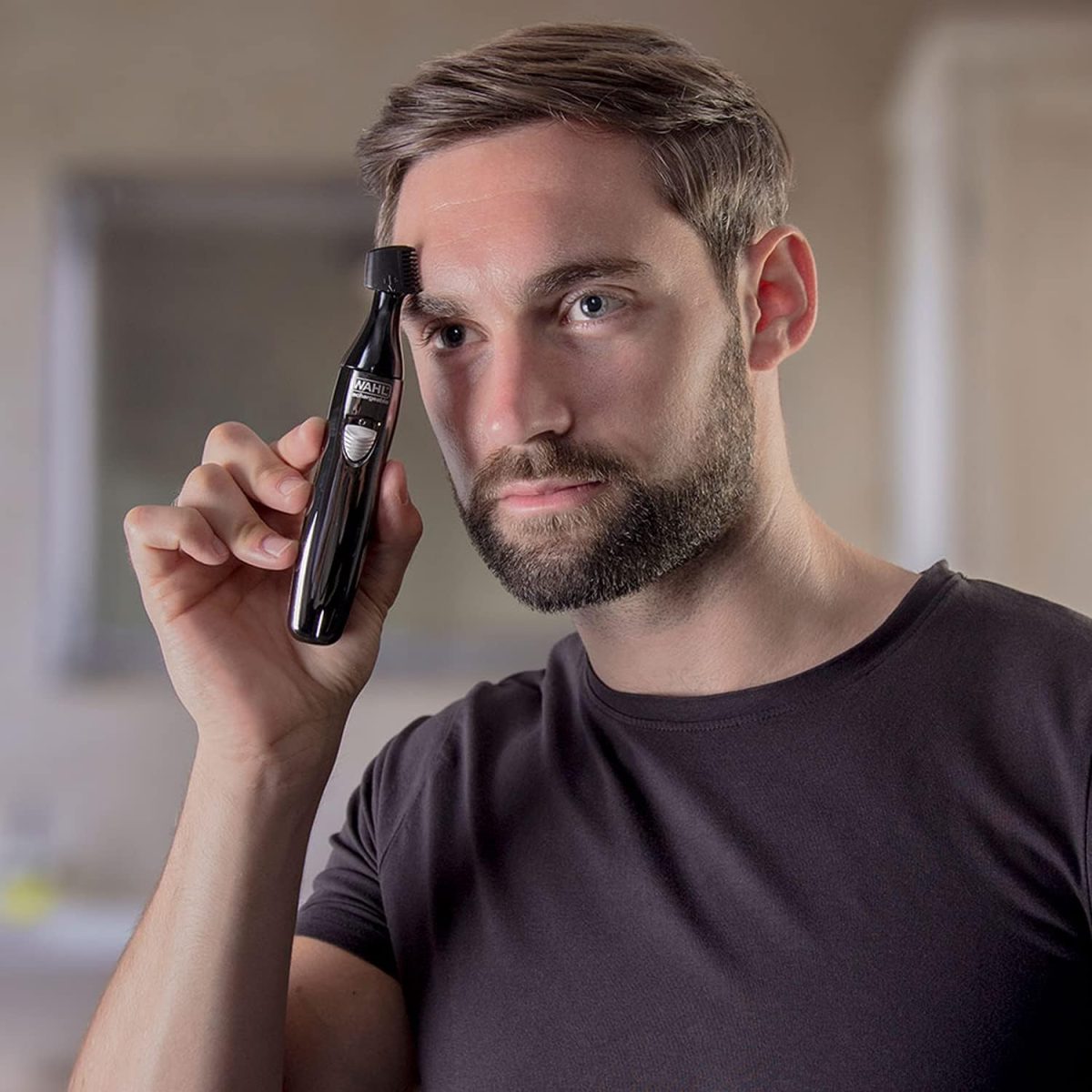 ⁦WAHL 3 in 1 Personal Trimmer, Nose Hair Eyebrow, Painless Eyebrow and Facial Hair Trimmer for Men Women, Rechargeable, Washable Heads, Black⁩ - الصورة ⁦6⁩