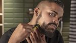 ⁦ماكينة حلاقة فيليبس ون بلايد للوجه QP2520/65 لحلاقة الشعر مهما كان طوله مع 3 امشاط قابلة للنقر قابلة لاعادة الشحن، ماكينة حلاقة للاستخدام الرطب والجاف، اصفر واسود⁩ - الصورة ⁦2⁩