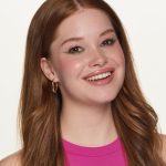 essence blend & line eyeshadow stick, eye shadow no. 03, green, long-lasting, highly pigmented, with oils, metallic, vegan, no microplastic particles, nanoparticles free, without perfume, 1.8 g - الصورة 4