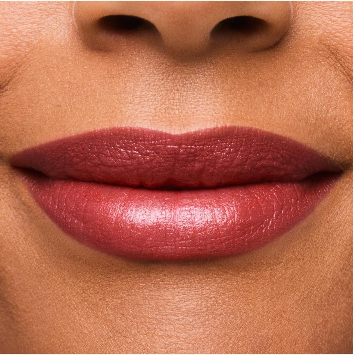 ⁦Estée Lauder Pure Color Hi-Lustre Lipstick 3.5g 420 - Rebellious Rose⁩ - الصورة ⁦3⁩