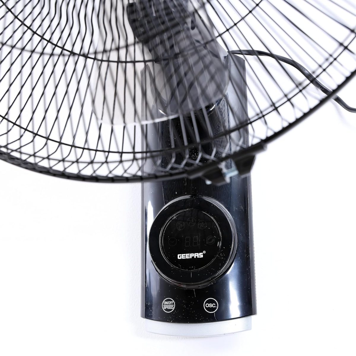 ⁦Geepas 16 Inch Wall Fan, Black, Gf9479N⁩ - الصورة ⁦3⁩
