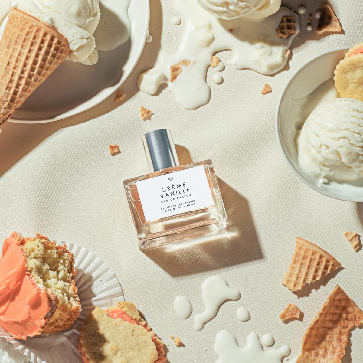 ⁦عطر لو موند جورماند ترو فراجرانس اند بيوتي رقم 17 كريم فانيلا او دي بارفان من - مشمش كريمي وبتلات الياسمين والسكر البني والعنبر للنساء 1 اونصة⁩ - الصورة ⁦5⁩