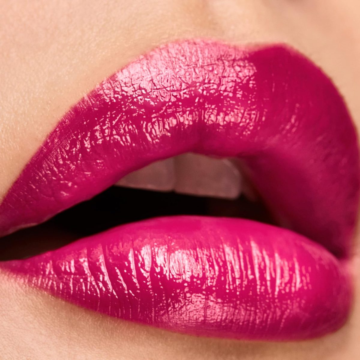 ⁦Elizabeth Arden Lip Color Lipstick - Boldly Fuchsia 4GM⁩ - الصورة ⁦2⁩