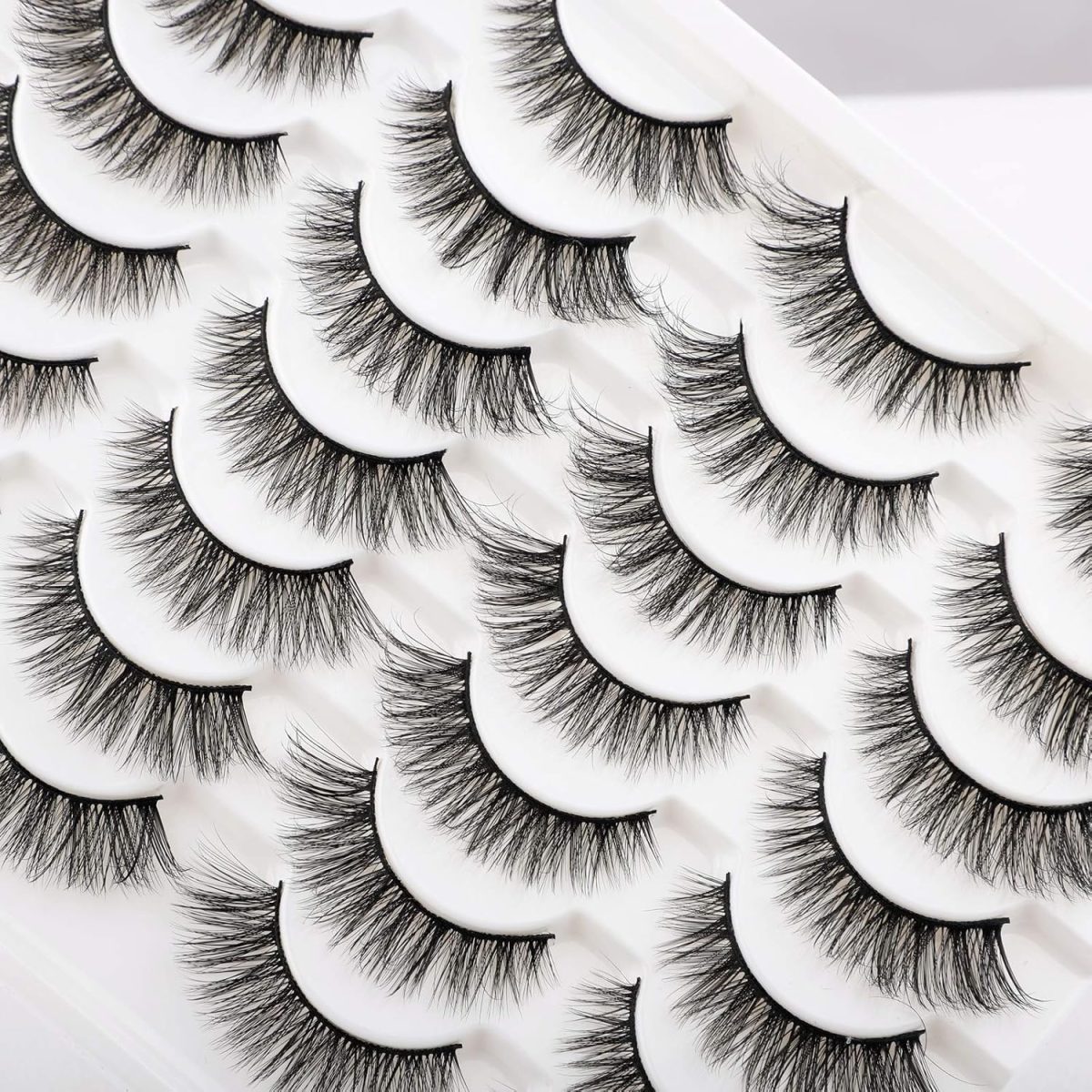 ⁦Newcally Lashes False Eyelashes Cat Eyes Wispy Natural Faux Mink Lashes 14 Pairs Pack Light Volume Short Fake Eye Lashes Multipack⁩ - الصورة ⁦3⁩