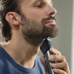 ⁦Philips Series 9000 beard trimmer with SteelPrecision technology including beard comb attachment and travel case (model BT9810/15)⁩ - الصورة ⁦6⁩