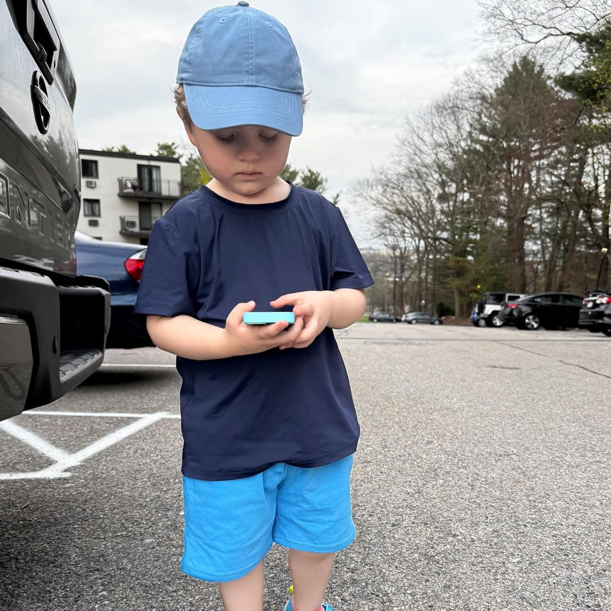 ⁦BIG ELEPHANT 3-Pack Kids UPF 50+ Dry Fit Athletic Short Sleeve T-Shirts, Loose Fit Tops for Boys and Girls, Sizes 3T to Youth⁩ - الصورة ⁦4⁩