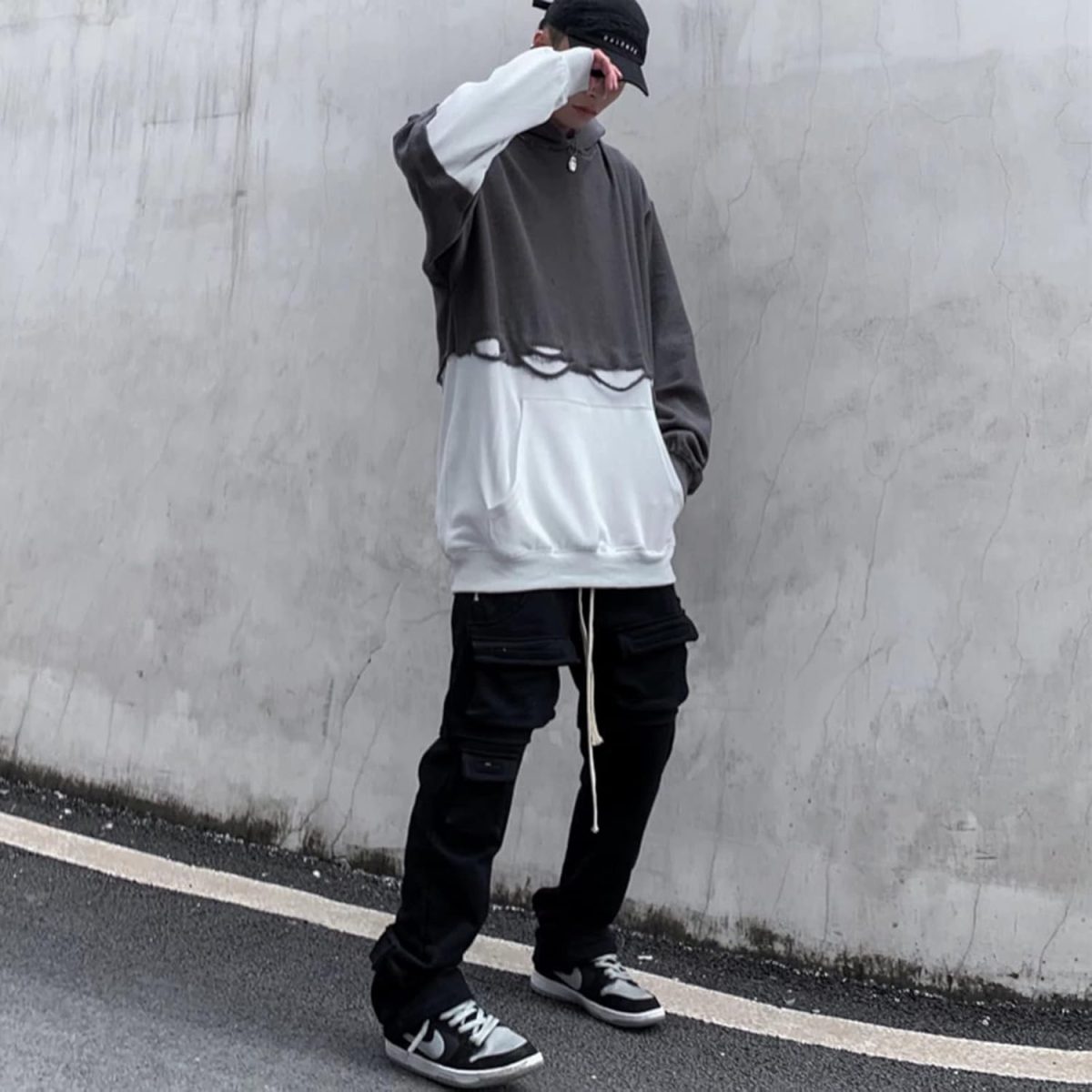 ⁦HLGLQZ Fake 2 Hoodies Double Hooded Hollow Out Stitching Pullover Sweatshirt Harajuku Vintage Pullover Oversize Sweater with Pocket⁩ - الصورة ⁦6⁩