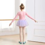⁦NALACAL 2pcs Girls Ballet Wrap Tops, Long Sleeve Velvet Cardigan Shawl and Dance Sweater – Bodysuit Cover-Up for Autumn and Winter, Suitable for 3-13 Years (Pink & Black, 110cm)⁩ - الصورة ⁦4⁩