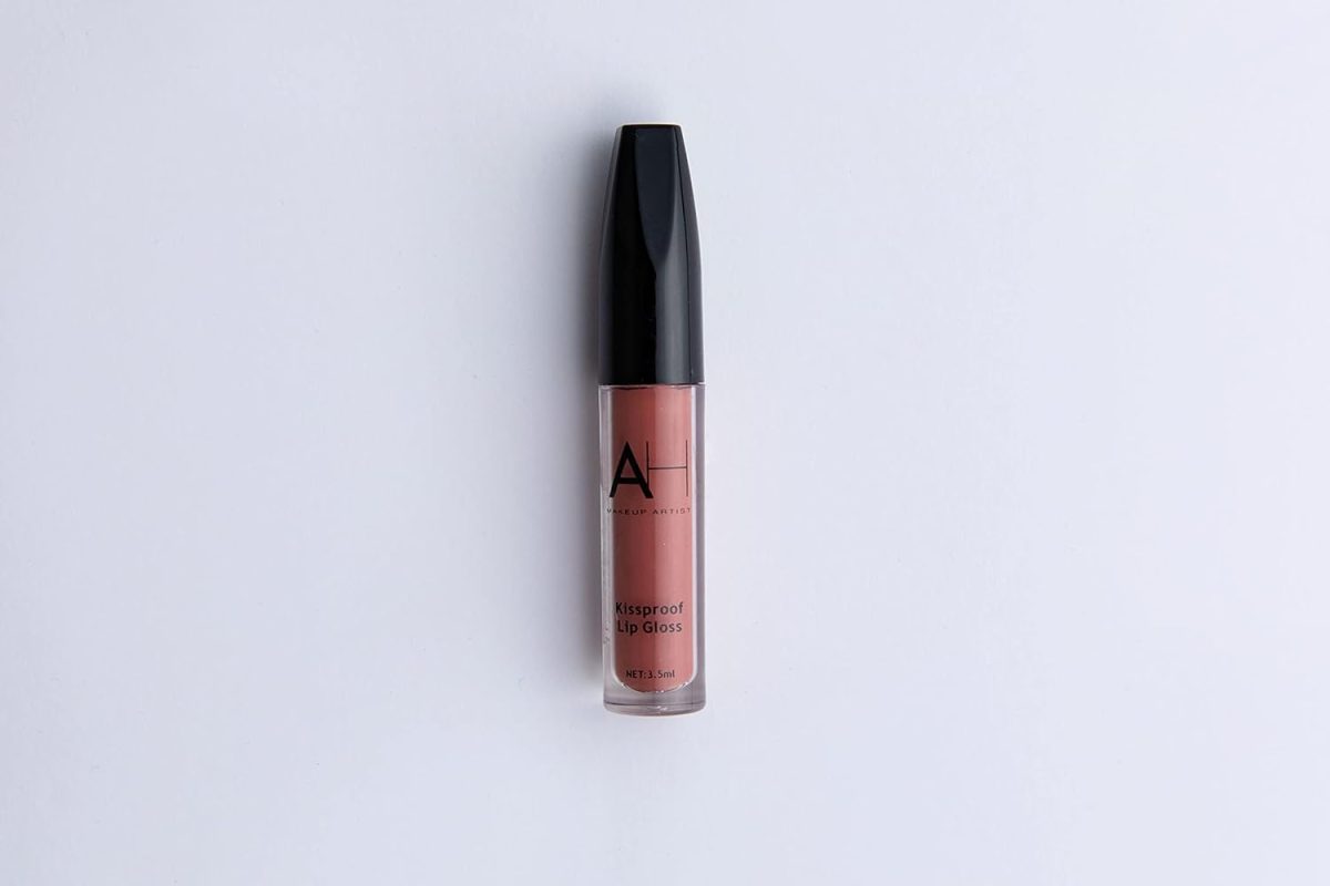 ⁦AH Matte Rose Petals Lipstick - Luxury Essential Cosmetics⁩ - الصورة ⁦4⁩