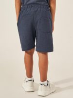 ⁦Styli Boys Solid Drawstring Shorts With Badge Detail⁩ - الصورة ⁦5⁩