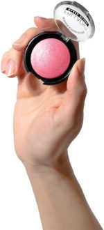 ⁦Palladio Baked Blush, Blushin, 2.5g, Highly Pigmented and Shimmery Powder Blush, Apply Dry for Natural Glow or Wet for Dramatic Radiance, Easy to Blend Makeup Blush, Apply Blusher with Blush Brush⁩ - الصورة ⁦4⁩