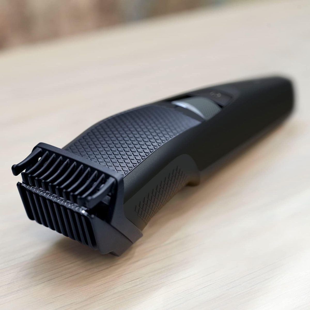 ⁦Philips Beard Trimmer for Men, Series 3000, 20 Length Settings, Self-Sharpening Metal Blades, UK 3-Pin Plug - BT3226/13⁩ - الصورة ⁦7⁩