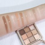 ⁦Shimmer Matte Nude Pink Eyeshadow Palette, Long Lasting Eyeshadow, Waterproof, Cruelty Free, 9 Coloer Blendable Shades in Soft Finishes With Beautiful Pearls⁩ - الصورة ⁦5⁩