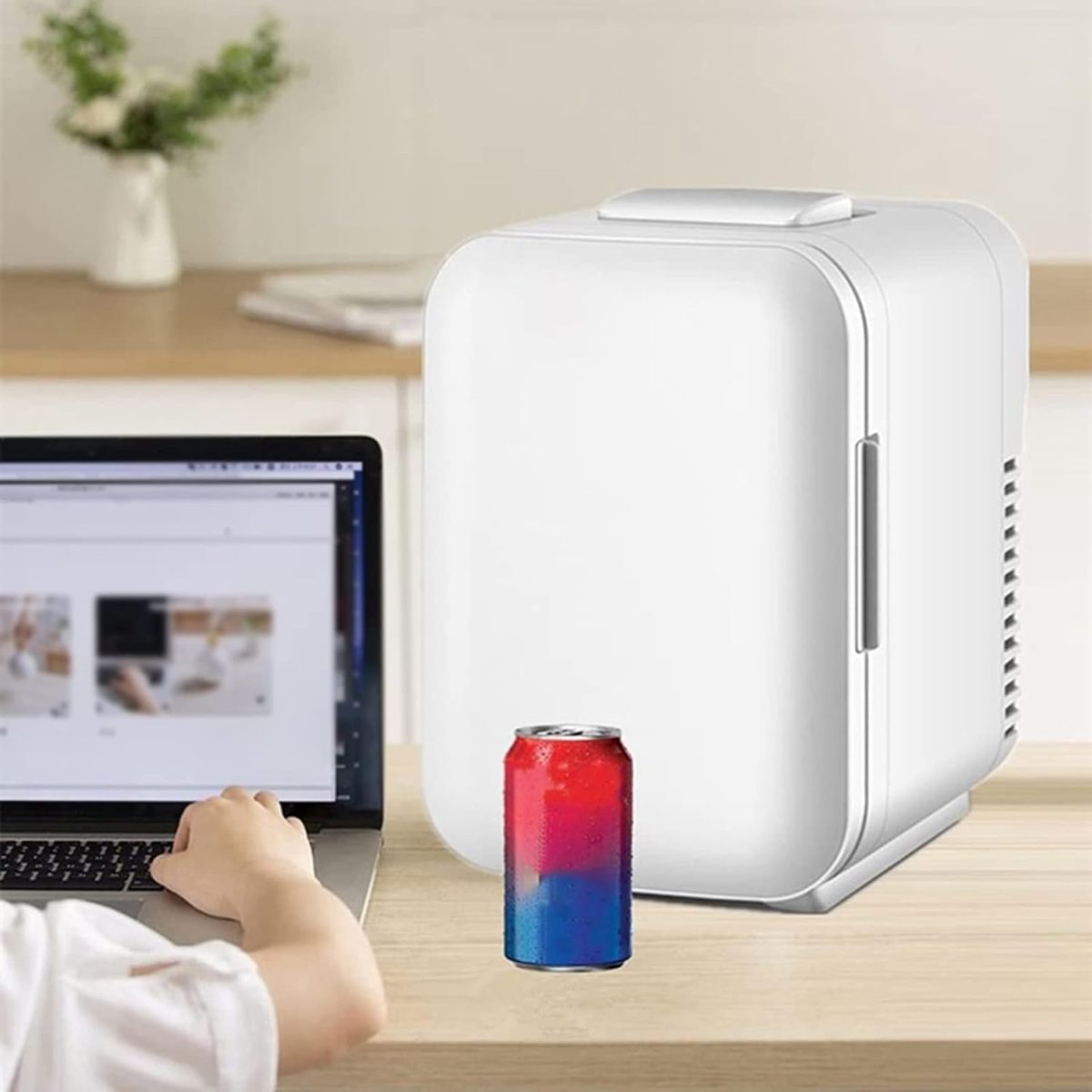 ⁦QBNZAXC Mini fridge Mini Portable Car Refrigerator 5L Small Car Cooling And Heating Box Fridge Freezer Cooler Travel⁩ - الصورة ⁦7⁩