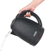 ⁦غلاية كهربائية 1.8 لتر من الفولاذ المقاوم للصدأ بقدرة 1500 واط سريعة الغليان مع إغلاق تلقائي وحماية من الغليان حتى الجفاف ومقبض مريح وهيكل مزدوج الطبقات وفتحة واسعة وفوهة صب من لينكس - موديل KT-2104⁩ - الصورة ⁦4⁩