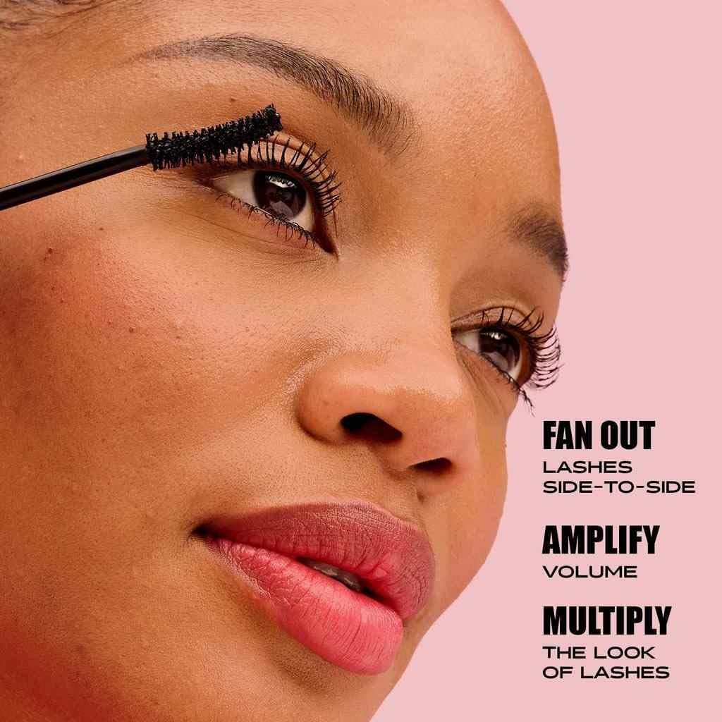 61SBMT2mUdL._AC_SL1024_.jpg بينيفت ماسكارا فان فيست، أسود - الصورة 5