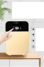 ⁦ثلاجة صغيرة من في في بي ان جي في اتش، ثلاجة صغيرة محمولة ومبرد وسخان لتخزين مستحضرات العناية بالبشرة ومستحضرات التجميل والمشروبات للاستخدام المنزلي والسيارة⁩ - الصورة ⁦3⁩