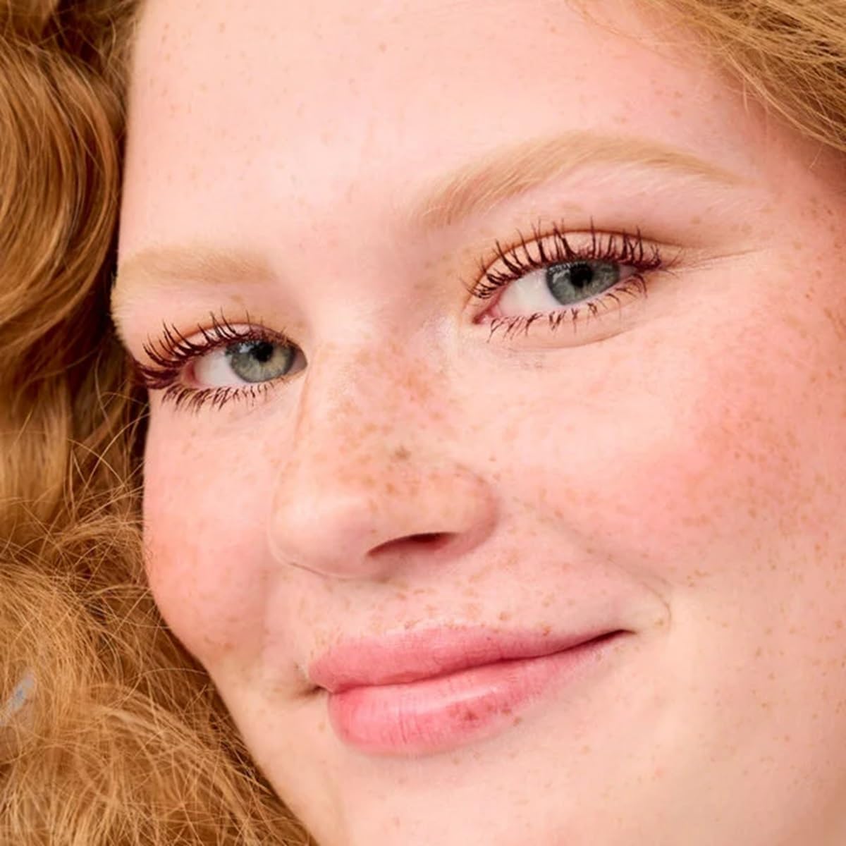 61oPqJfPKL._AC_SL1200_.jpg بينيفت ماسكارا بادجال بانج لتكثيف الرموش من كوزماتيكس - وايلد بلام - 0.30 اونصة/ 8.5 غرام - الصورة 4