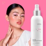 مثبت مكياج روز من اوفرا - برائحة الورد - بخاخ تثبيت بلمسة نهائية طبيعية - بخاخ تثبيت مكياج طويل الأمد للوجه - رذاذ برائحة الورد - 240 مل - الصورة 3