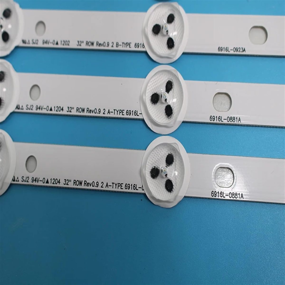 ⁦LED Backlight Strip 6916L-1030A 6916L-1031A 6916L-0923A 6916L-0881A For LED32A2000V LC320DXN⁩ - الصورة ⁦3⁩