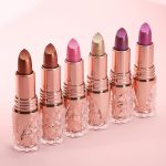 ⁦احمر شفاه بيرل لامع بلون زهري عالي التاثير، احمر شفاه مرطب ناعم وخفيف الوزن، احمر شفاه لامع ماسي مقاوم للماء ويدوم طويلا للنساء⁩ - الصورة ⁦7⁩