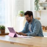 ⁦Android 15 Tablet,10 inch Tablets, 18GB RAM+128GB ROM/2TB Expandable, 2 in 1 Tablets with Keyboard Case, 1280x800 IPS Display Screen, 5G Wi-Fi6, Dual Camera, 6000mAh Battery BT5 Widevine L1 (Pink)⁩ - الصورة ⁦7⁩