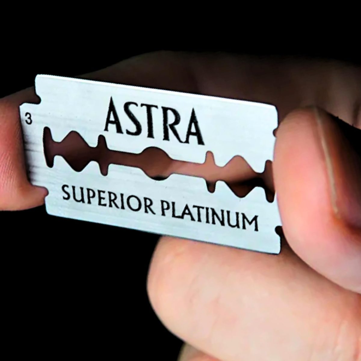 ⁦10 Astra Superior Platinum Double Edge Razor Blades For Professional Barbers And Traditional Shaving Enthusiasts⁩ - الصورة ⁦9⁩