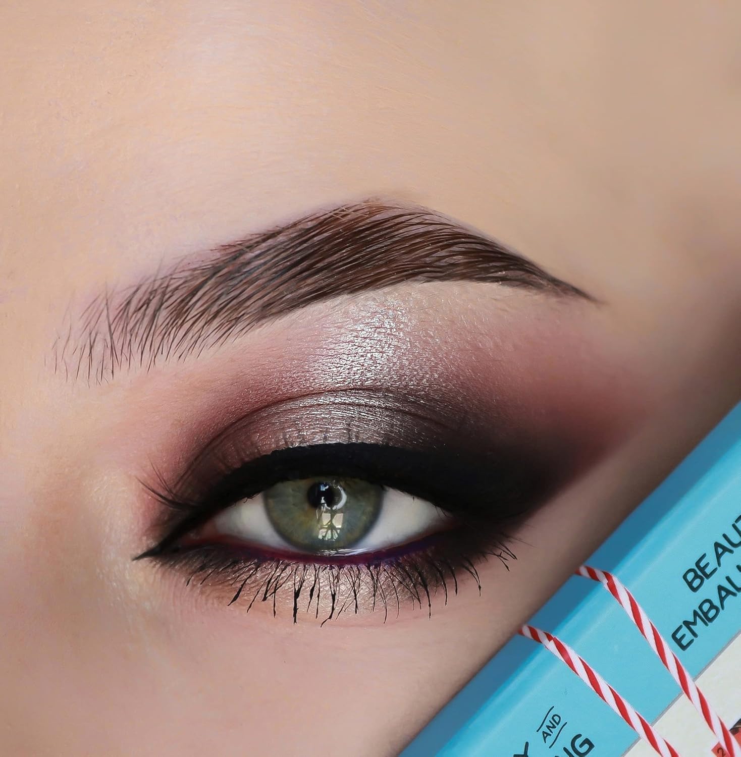 818OhomJvFL._AC_SL1500_.jpg theBalm Male Order - Domestic Male, 1 oz. - الصورة 6