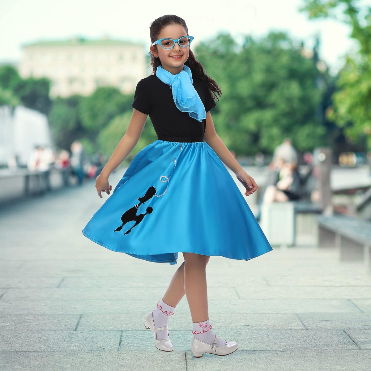 ⁦Rabtero Kids Sock Hop Costume, Girls 1950s Dress Costume, 50's Poodle Skirt with Scarf, Glasses and Socks⁩ - الصورة ⁦6⁩