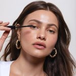 ⁦Saie Mascara 101 - Buildable Formula for Lengthening + Volumizing Lashes - Strengthening Mascara - Black (0.31 oz)⁩ - الصورة ⁦4⁩