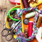 ⁦مقص دقيق صغير فينتاج من قطعتين، مجموعة تجميل متعددة الاغراض لتشذيب الشعر والوجه واللحية والحواجب والرموش ومقص الخياطة والتطريز والحرف اليدوية والعمل الفني والاستخدام اليومي⁩ - الصورة ⁦5⁩